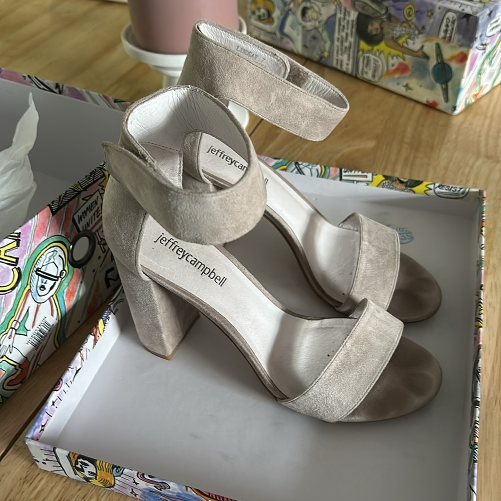 Jeffrey Campbell Lindsay Size 7 Taupe